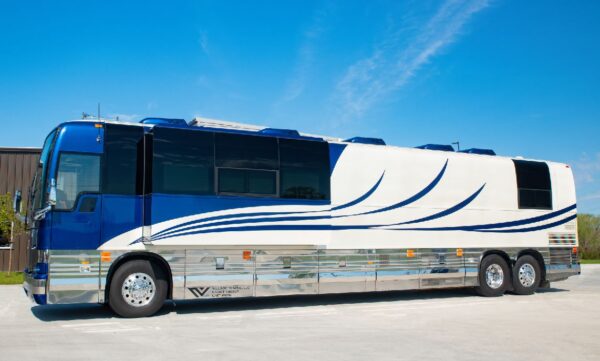 2 Brandy Four Seasons Coach Leasing Nashville Tennessee