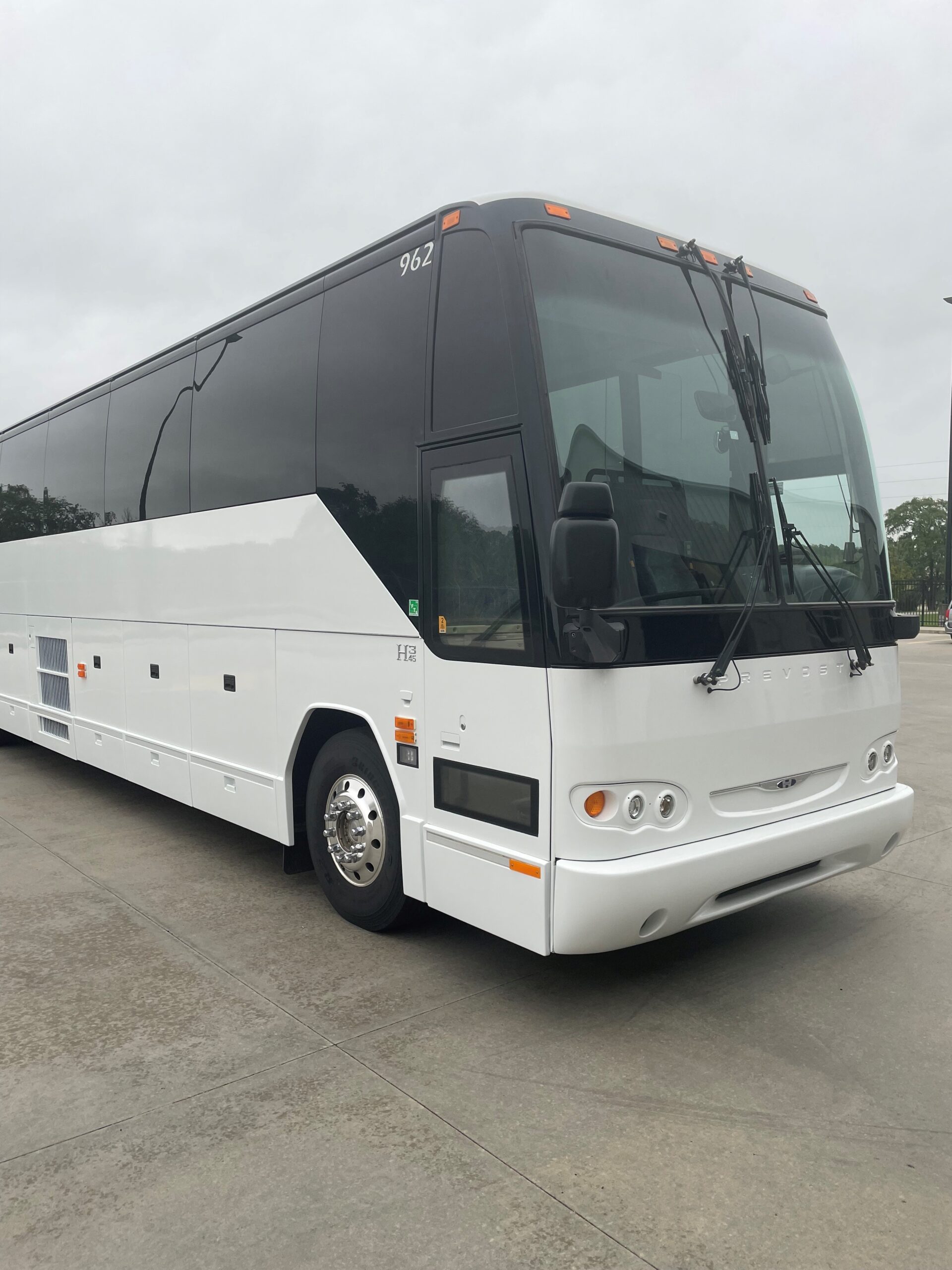 2009 PREVOST H3-455