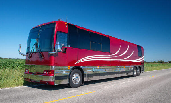 Pacemaker Entertainer Coach Exterior
