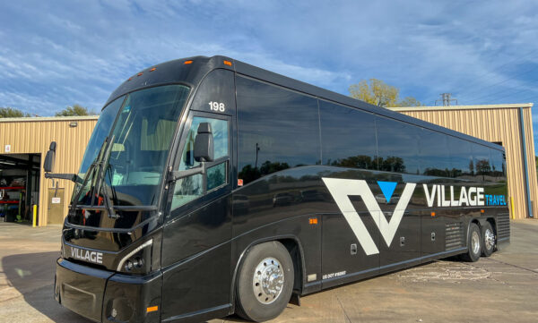 Village Fleet Slaes 2013 Mci J4500 2