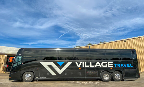 Village Fleet Slaes 2013 Mci J4500 4